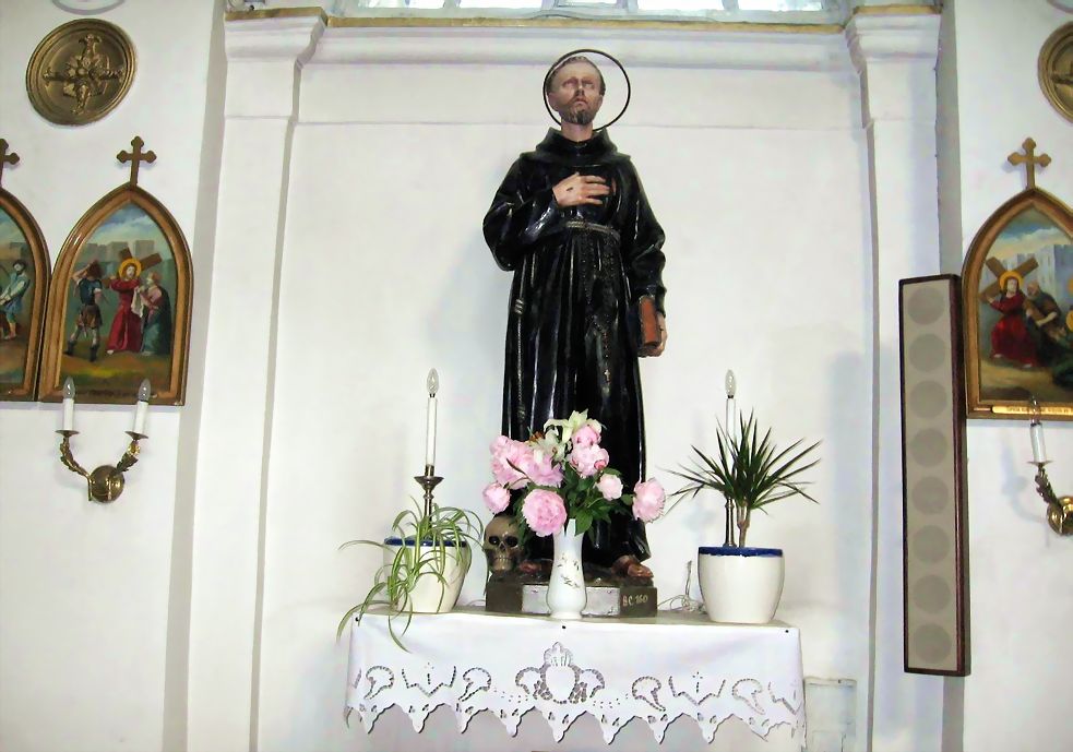statuia Sf. Francisc de Assisi, biserica romano-catolică din Galați (2010)