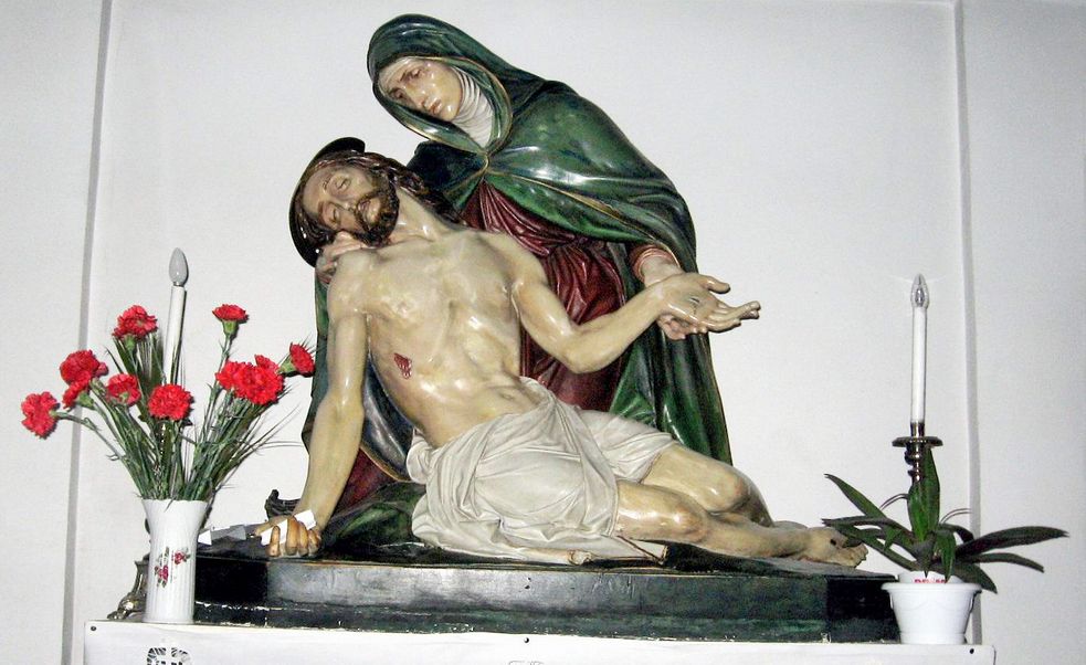 statuia „Pieta”, biserica romano-catolică din Galați (2010)