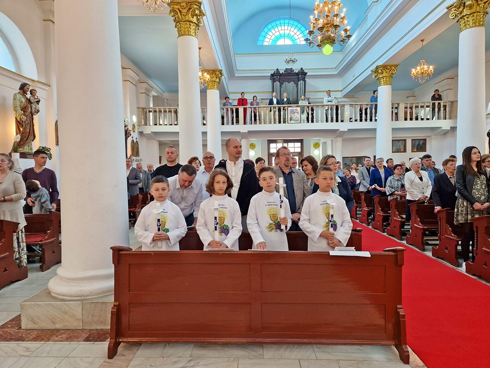 Prima Sfântă Împărtășanie a copiilor (Galați, 2023)