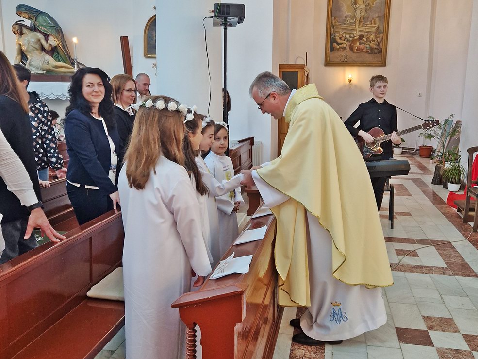 Prima Sfântă Împărtășanie a copiilor (Galați, 2023)