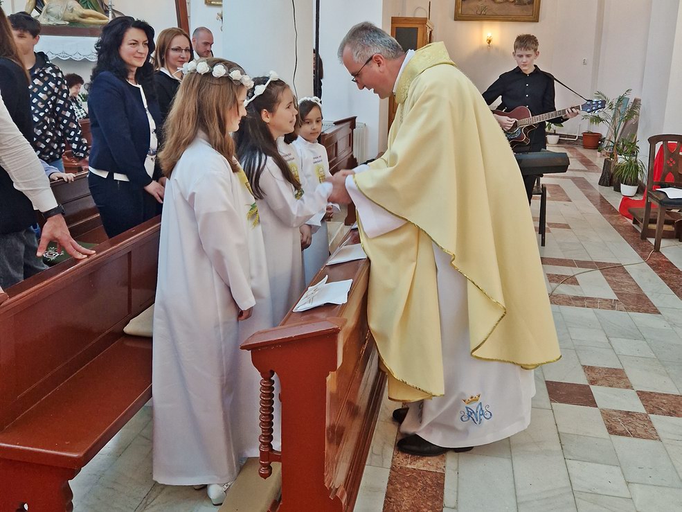 Prima Sfântă Împărtășanie a copiilor (Galați, 2023)