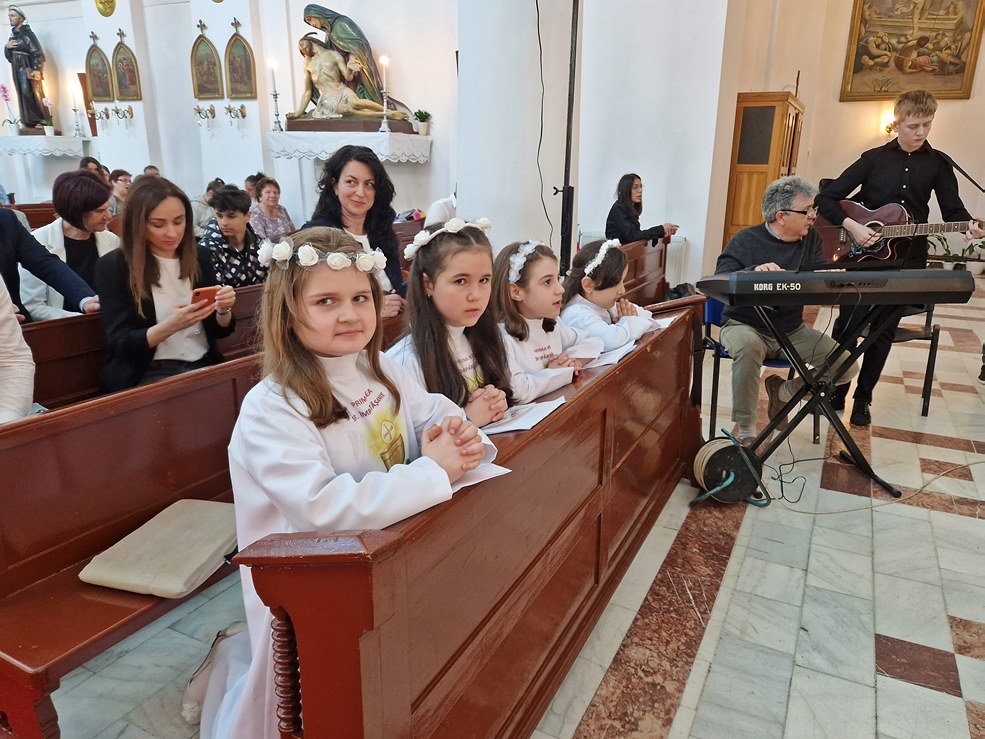 Prima Sfântă Împărtășanie a copiilor (Galați, 2023)