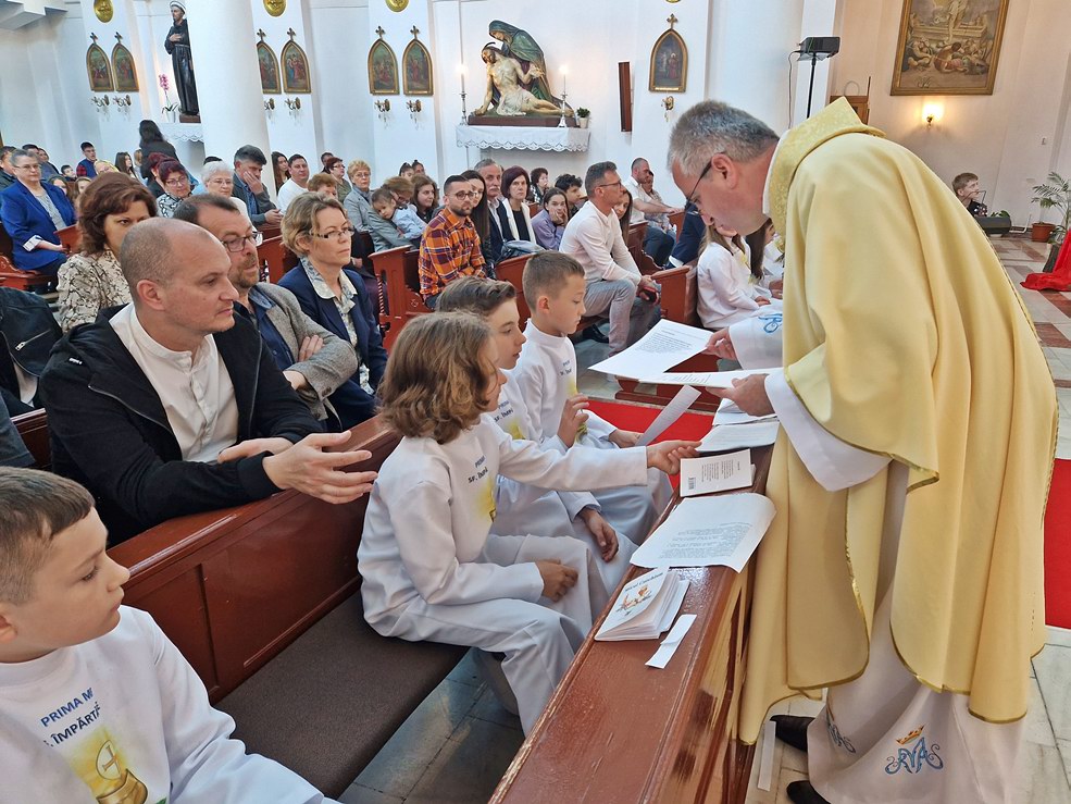 Prima Sfântă Împărtășanie a copiilor (Galați, 2023)