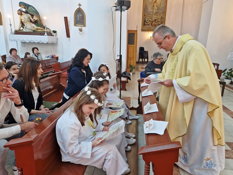 Prima Sfântă Împărtășanie a copiilor (Galați, 2023)