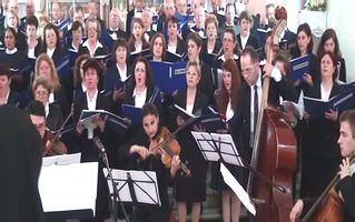 Concertul de Paşti susţinut în biserica romano-catolică din Galaţi de Corul şi Orchestra de Cameră „Schola Cantorum Muşatină” din Roman şi Corul „Schola Cantorum Franciscană” din Galaţi