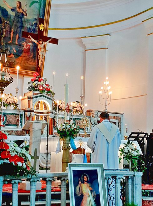 Adorație Euharistică în Duminica Milostivirii Divine (Galați, 27.04.2025)