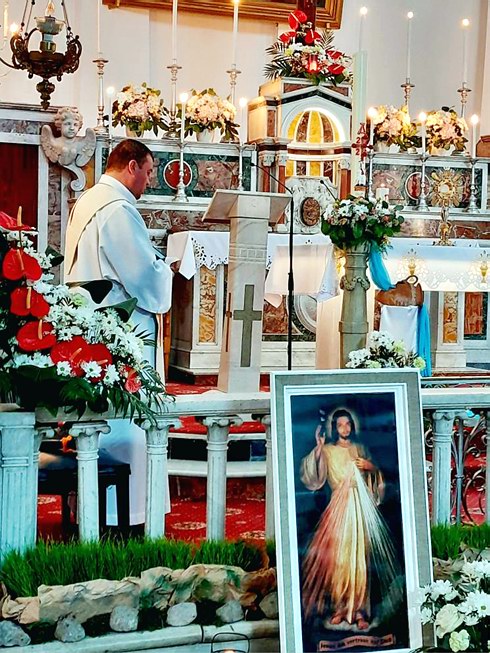 Adorație Euharistică în Duminica Milostivirii Divine (Galați, 27.04.2025)